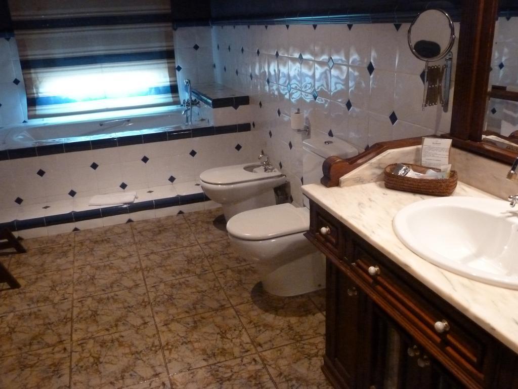 Hotel H Con Encanto Binéfar Pokój zdjęcie