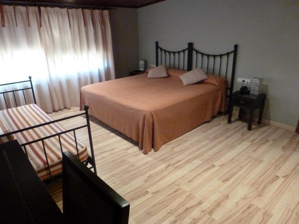 Hotel H Con Encanto Binéfar Pokój zdjęcie