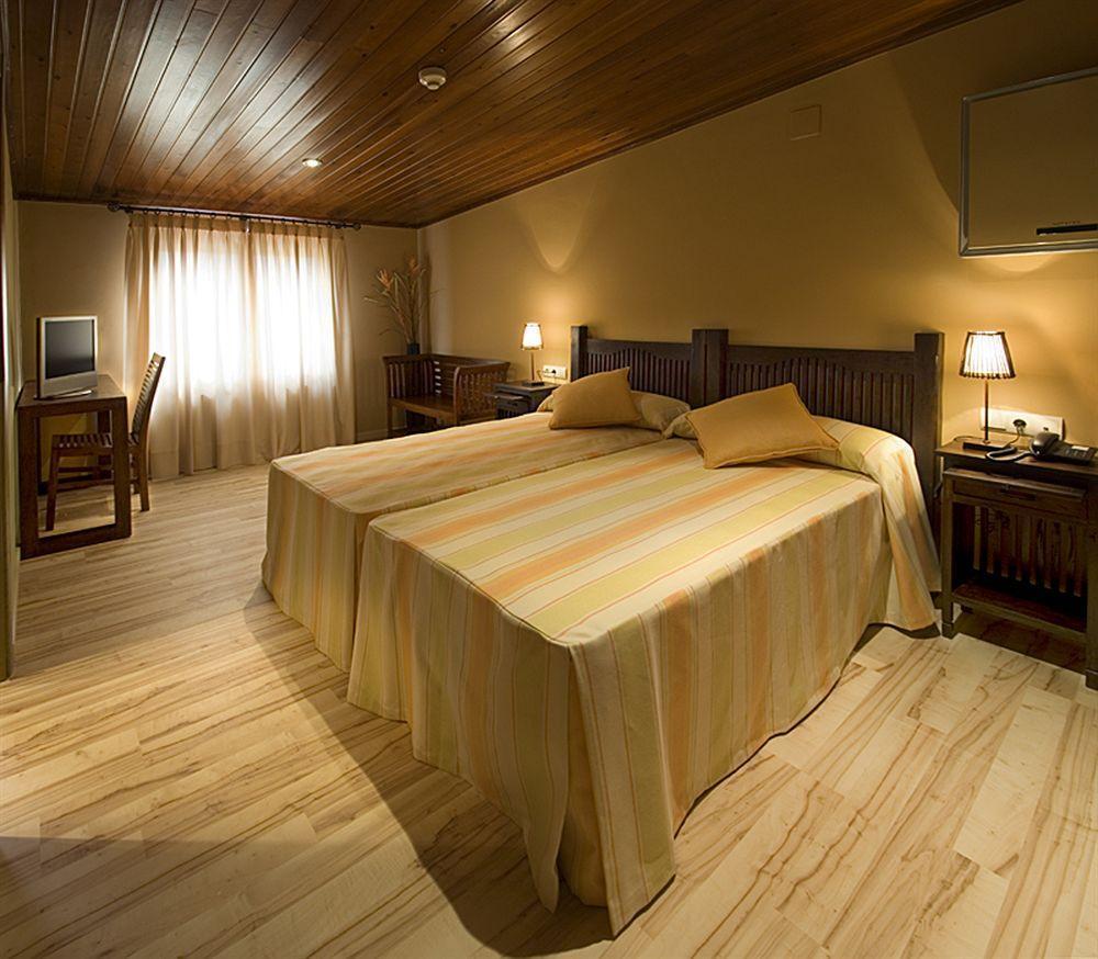 Hotel H Con Encanto Binéfar Zewnętrze zdjęcie