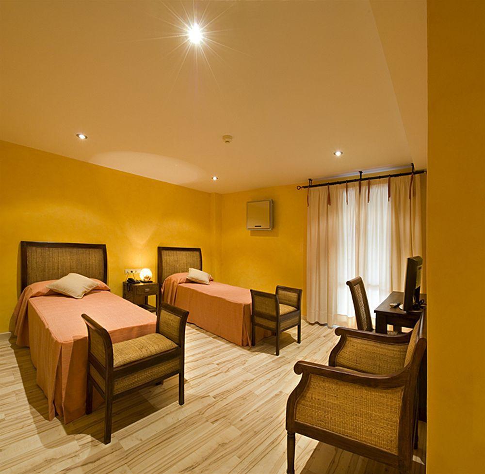 Hotel H Con Encanto Binéfar Zewnętrze zdjęcie
